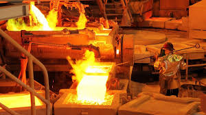 Cobre toca máximo de más de tres semanas y se encamina a cerrar la semana al alza