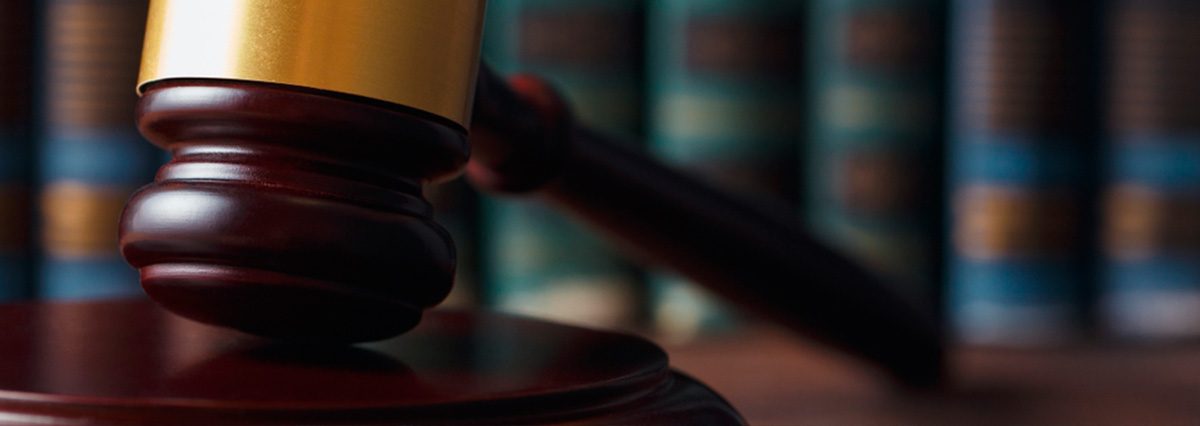 Es-ilegal-el-rechazo-de-una-tramitación-de-solicitud-de-permanencia-definitiva-en-que-no-se-requirió-antecedes-complementarios