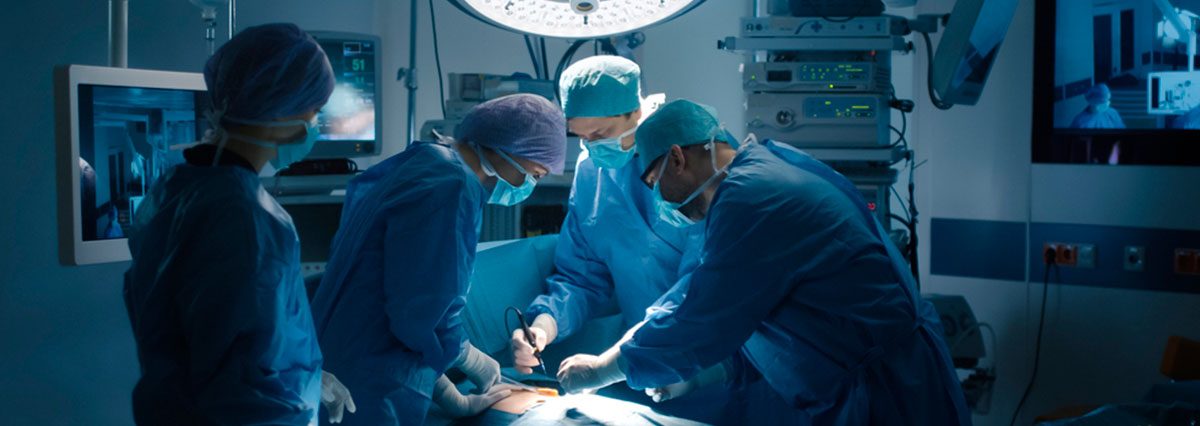 Norma-que-permite-a-médicos-cirujanos-que-hayan-obtenido-el-título-profesional-en-el-extranjero-trabajar-solo-en-el-sector-público,-es-declarada-inaplicable-por-inconstituc