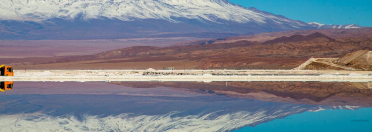 albemarle-chile-salar-junio-photo-with-mountains